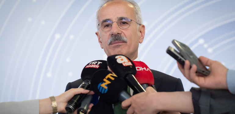 Bakan Uraloğlu, İsrail-İran geriliminin sivil havacılığa etkisini değerlendirdi