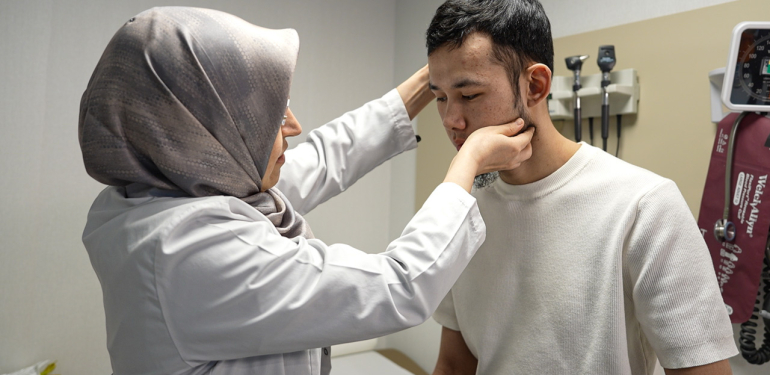 Kazakistanlı genç 1 milyonda 1 görülen hastalığı Türkiye’de yendi